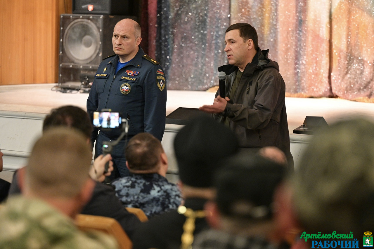 Евгений Куйвашев и Александр Куренков провели встречу с жителями посёлка Сосьва