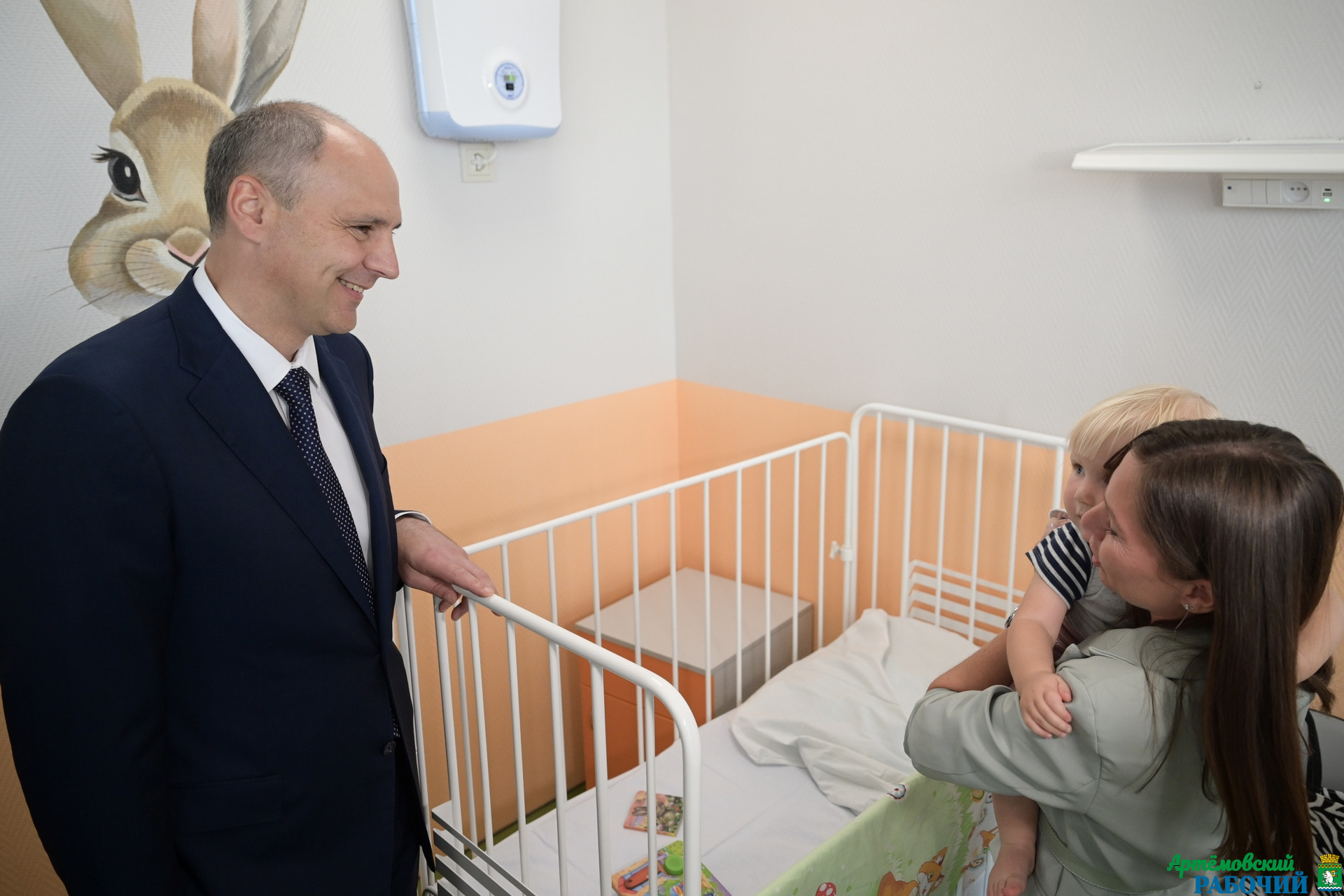 Денис Паслер открыл крупнейшую в Свердловской области поликлинику ДГБ №15 в Екатеринбурге