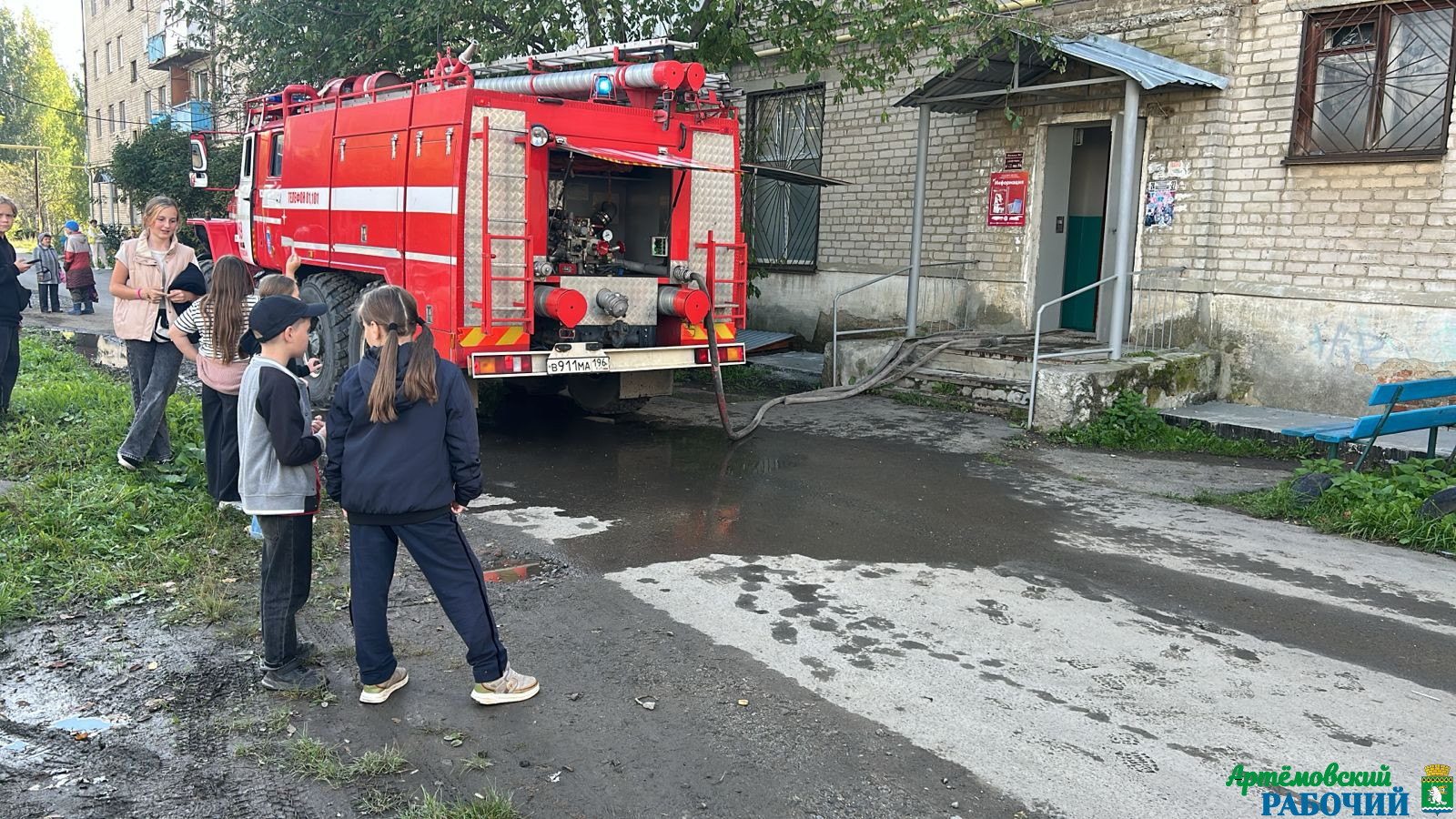 На пожаре погиб мужчина, женщина пострадала