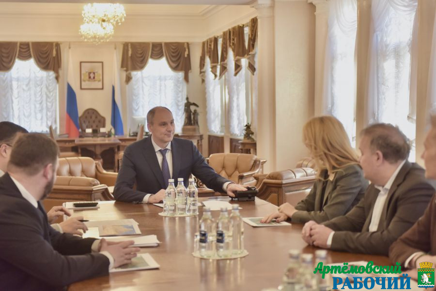Денис Паслер договорился с МТС о развитии связи на ключевых трассах Свердловской области