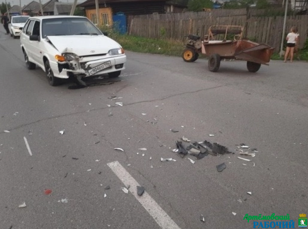 Фото предоставлено ГИБДД. Сразу два ДТП с участием мотоблоков случились в Свердловской области