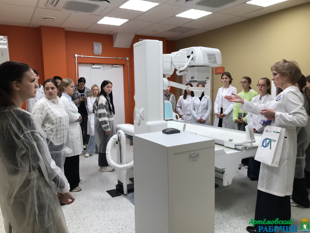 Были младшими — станут настоящими: уже 24 участника артемовского медицинского проекта поступили в УГМУ и СОМК