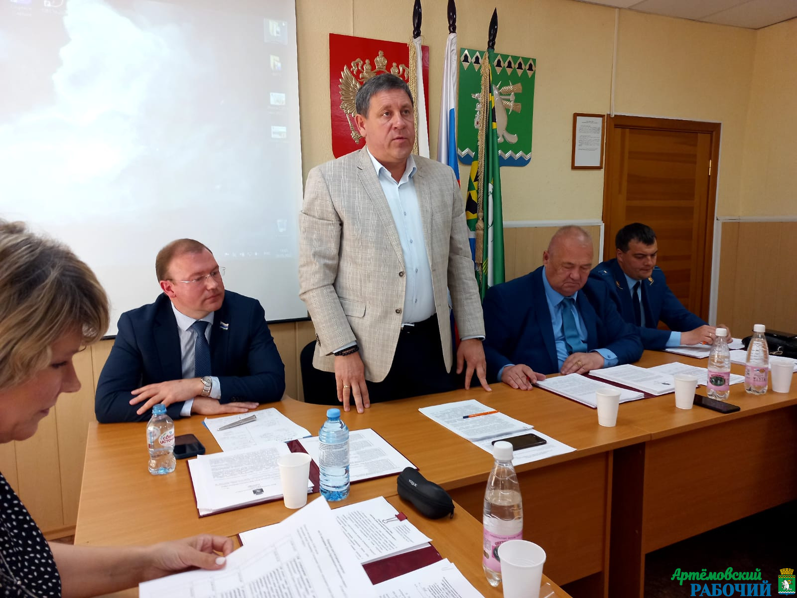 Артемовские депутаты приняли отчет главы