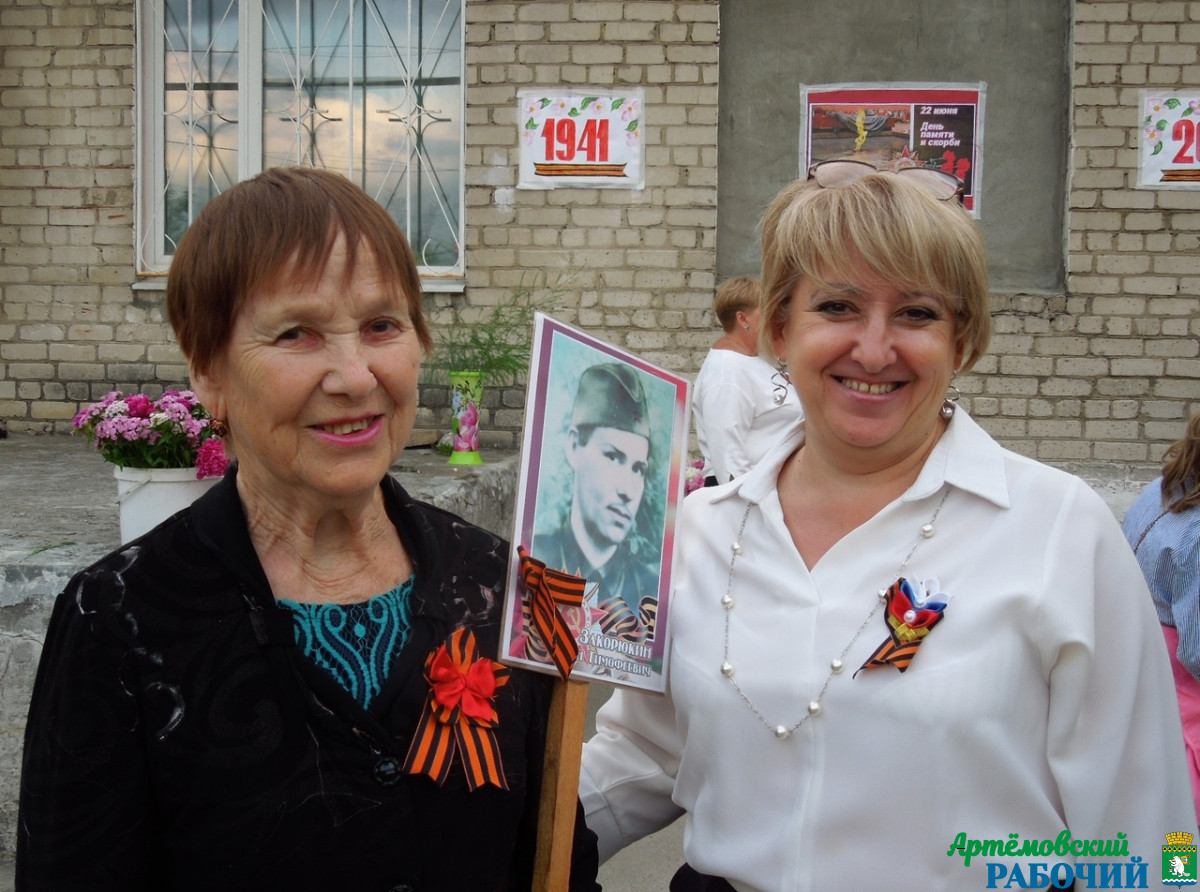 Фото из личного архива. Алена Абдрахманова (справа) с мамой 