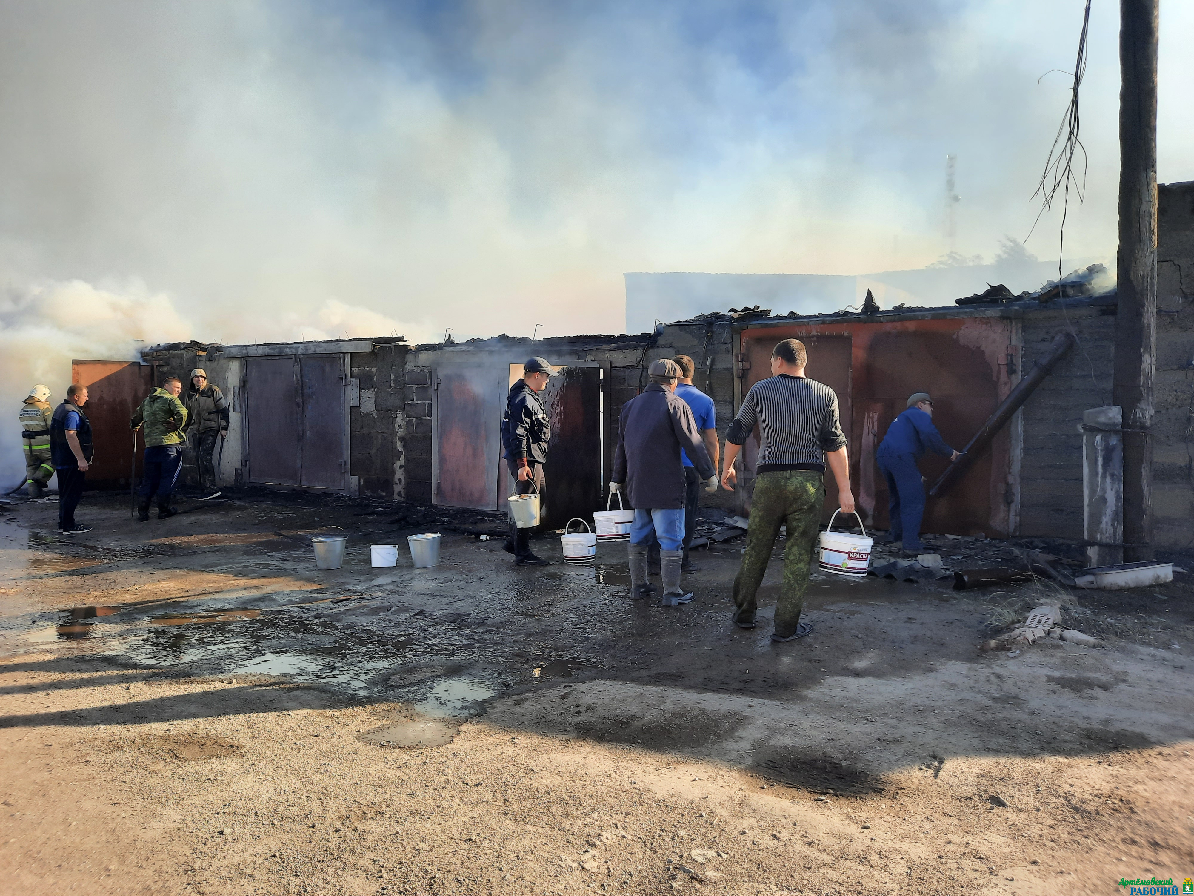 Крупный пожар в Артемовском районе локализовали в три часа ночи