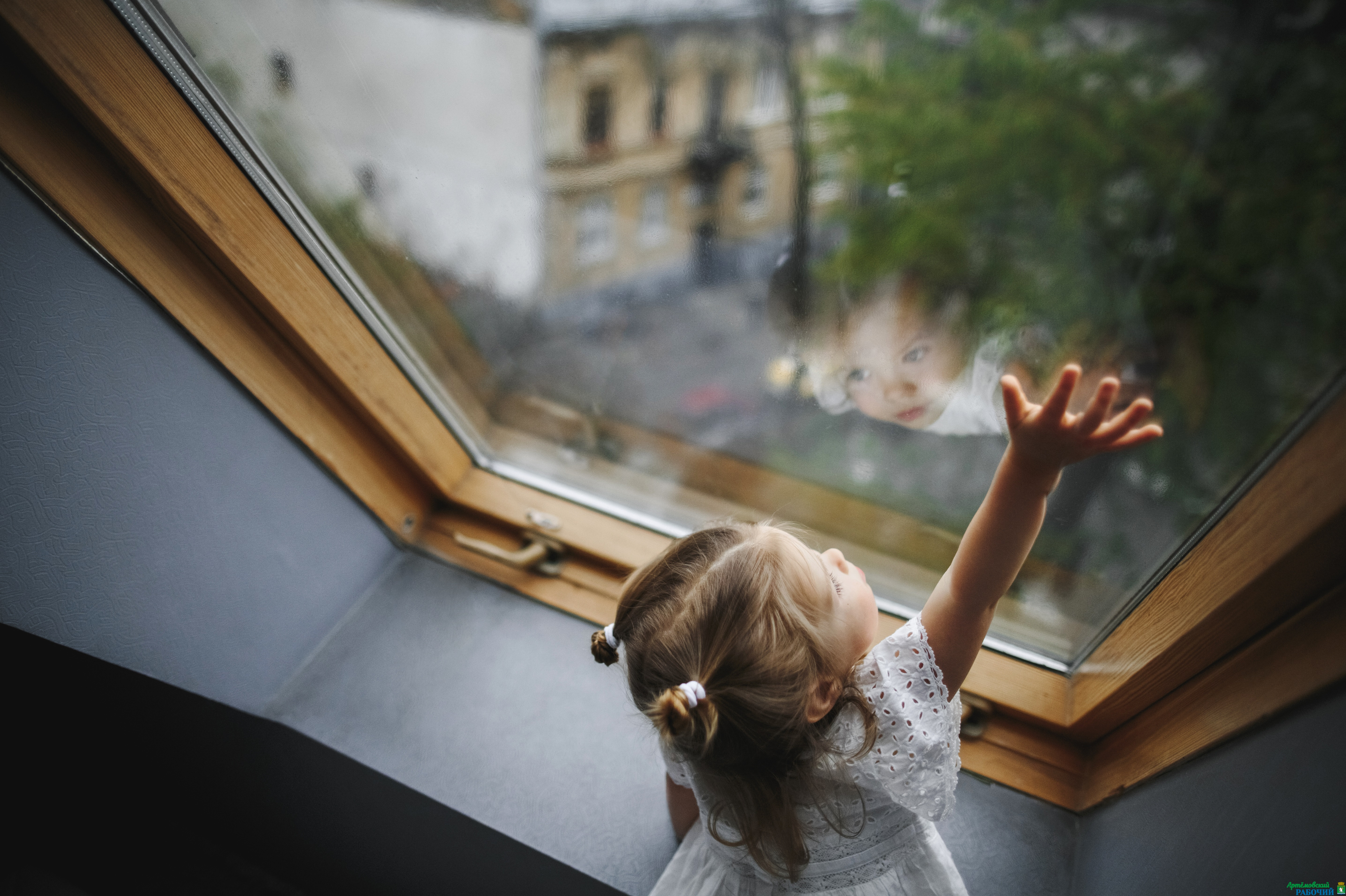 В Артемовском городском округе 2-хлетний ребенок выпал с балкона 5 этажа