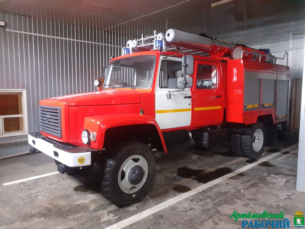 В Красногвардейском - новенький пожарный автомобиль