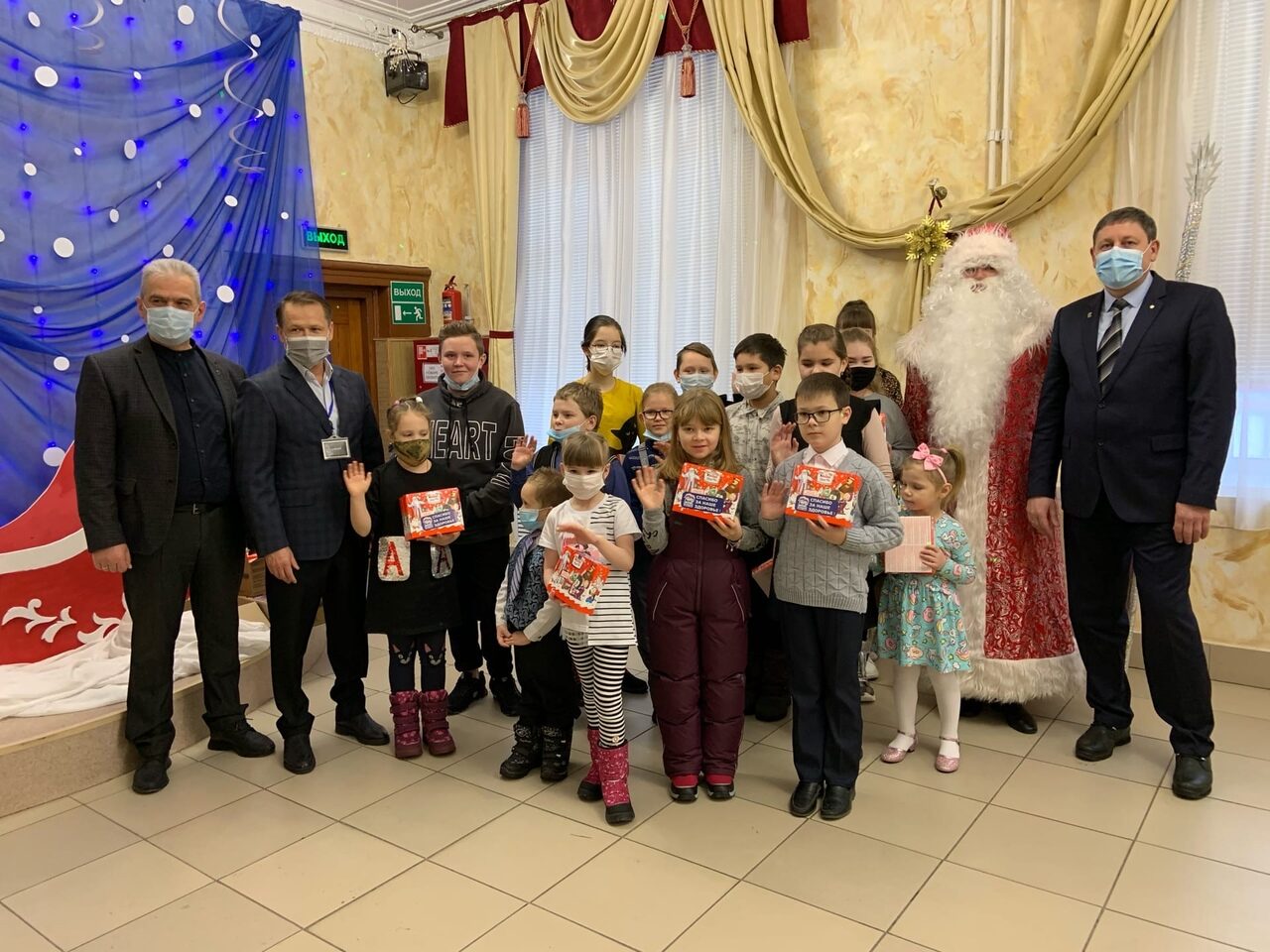 Детям тех, кто в «красной зоне»