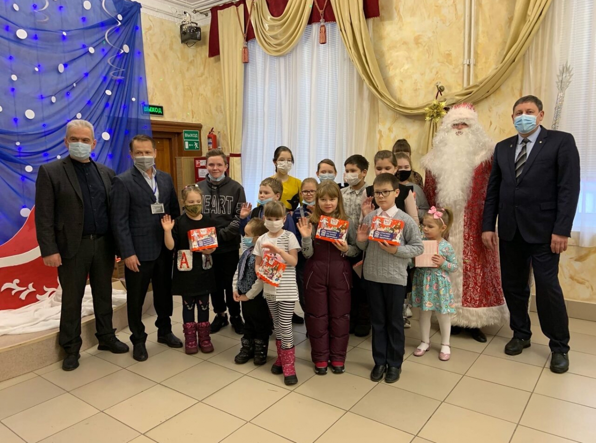 Детям тех, кто в «красной зоне»