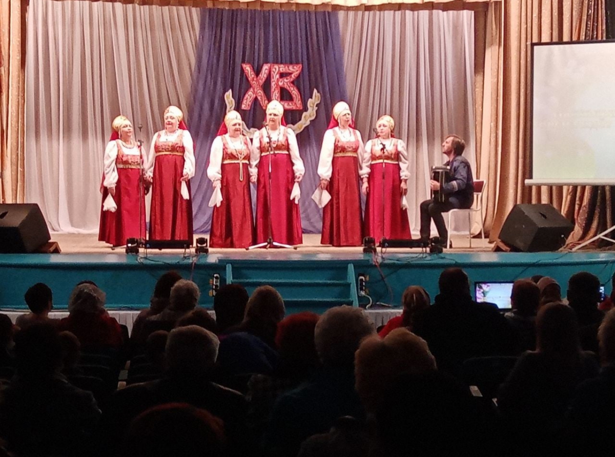 Творческие коллективы, выступившие на сцене, подарили зрителям хорошее настроение