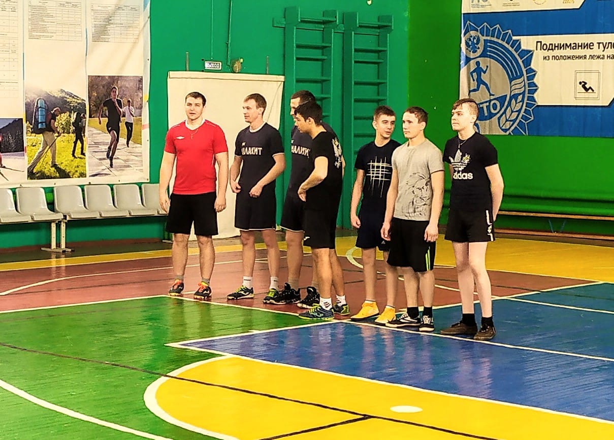 Соревновались в честь Дня Космонавтики