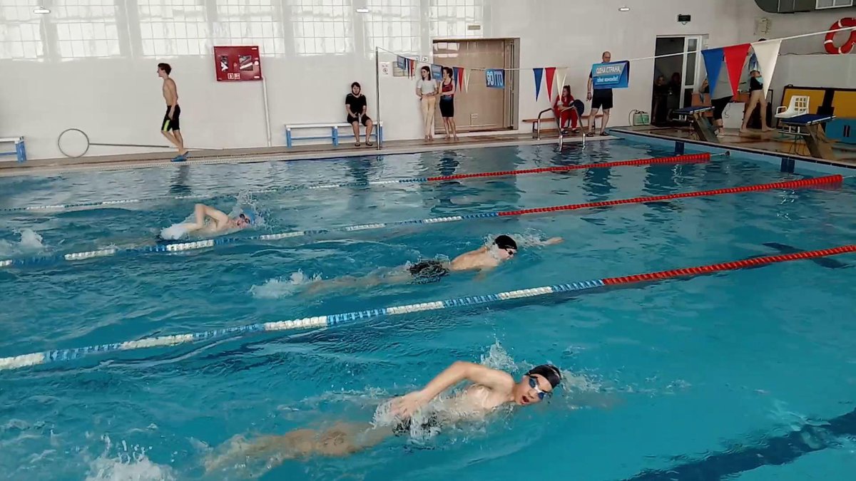 Пловцы завоевали тринадцать медалей