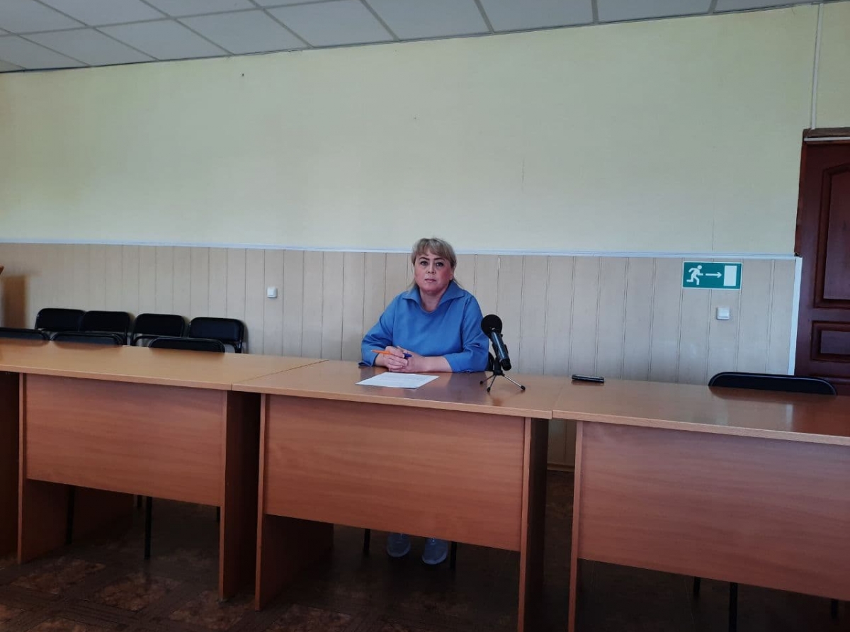 Фото Галины Таскиной. Начальник Отдела субсидий Ольга Черезова: "Приглашаем артемовцев за предоставлением услуги!"