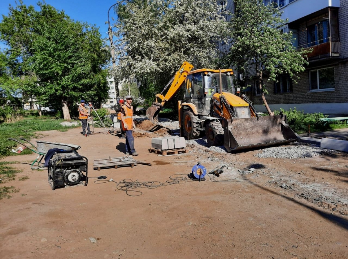 Фото Галины Таскиной. По контракту срок окончания работ - до конца месяца. Строители обещают закончить работы в начале следующей недели