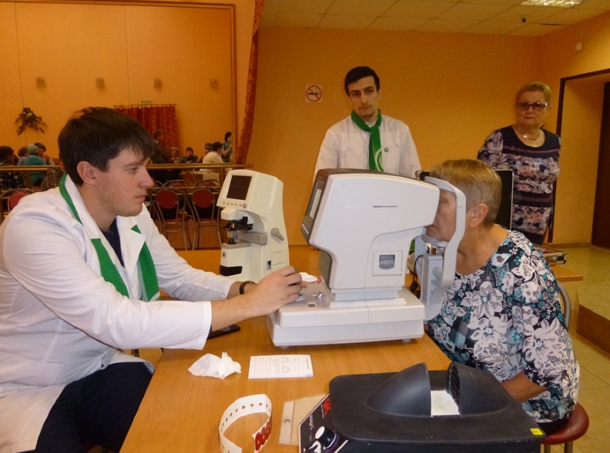 Фото предоставлено АЦРБ. Волонтеры помогут селянам проверить здоровье и