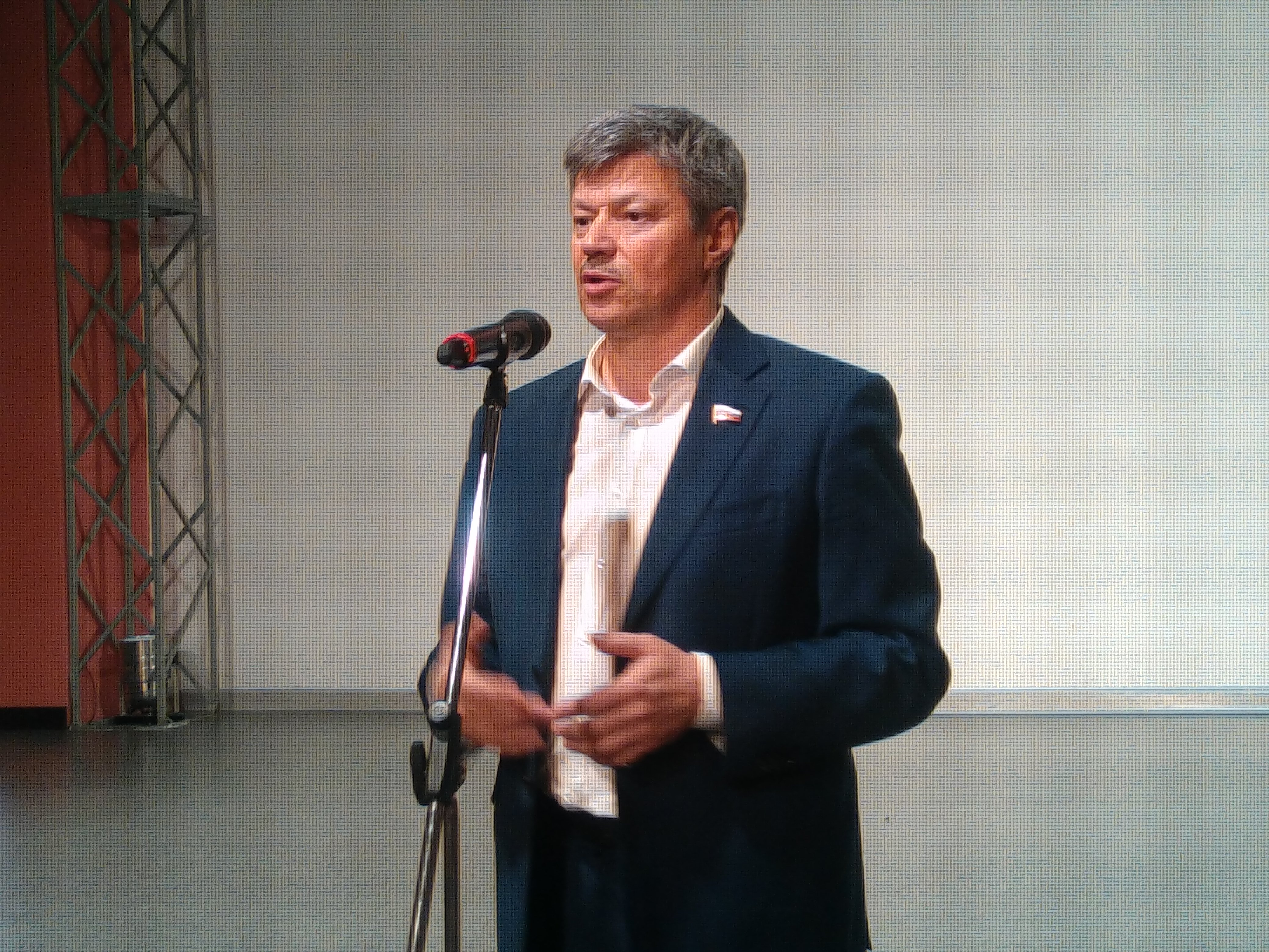 Лидер профсоюзов Урала встретился с артемовцами