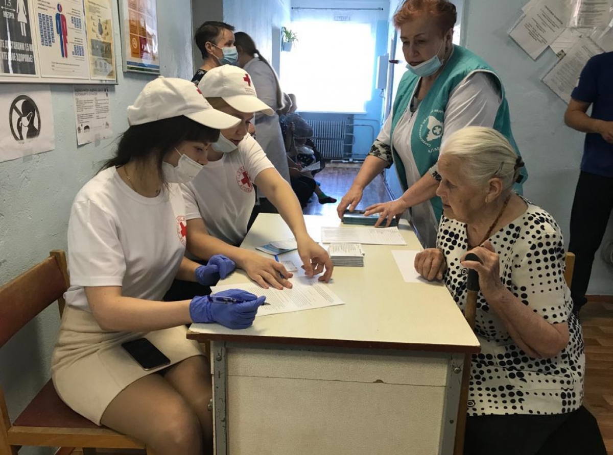 Фото пресс-службы АЦРБ. Жители отдаленных сельских территорий смогли проконсультироваться у областных специалистов и прошли диспансеризацию.
