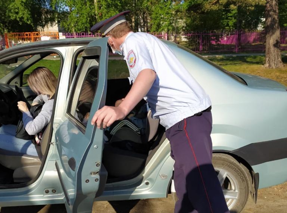 Фото ГИБДД. ОГИБДД ОМВД России по Артемовскому району напоминает взрослым о неукоснительном соблюдении Правил дорожного движения