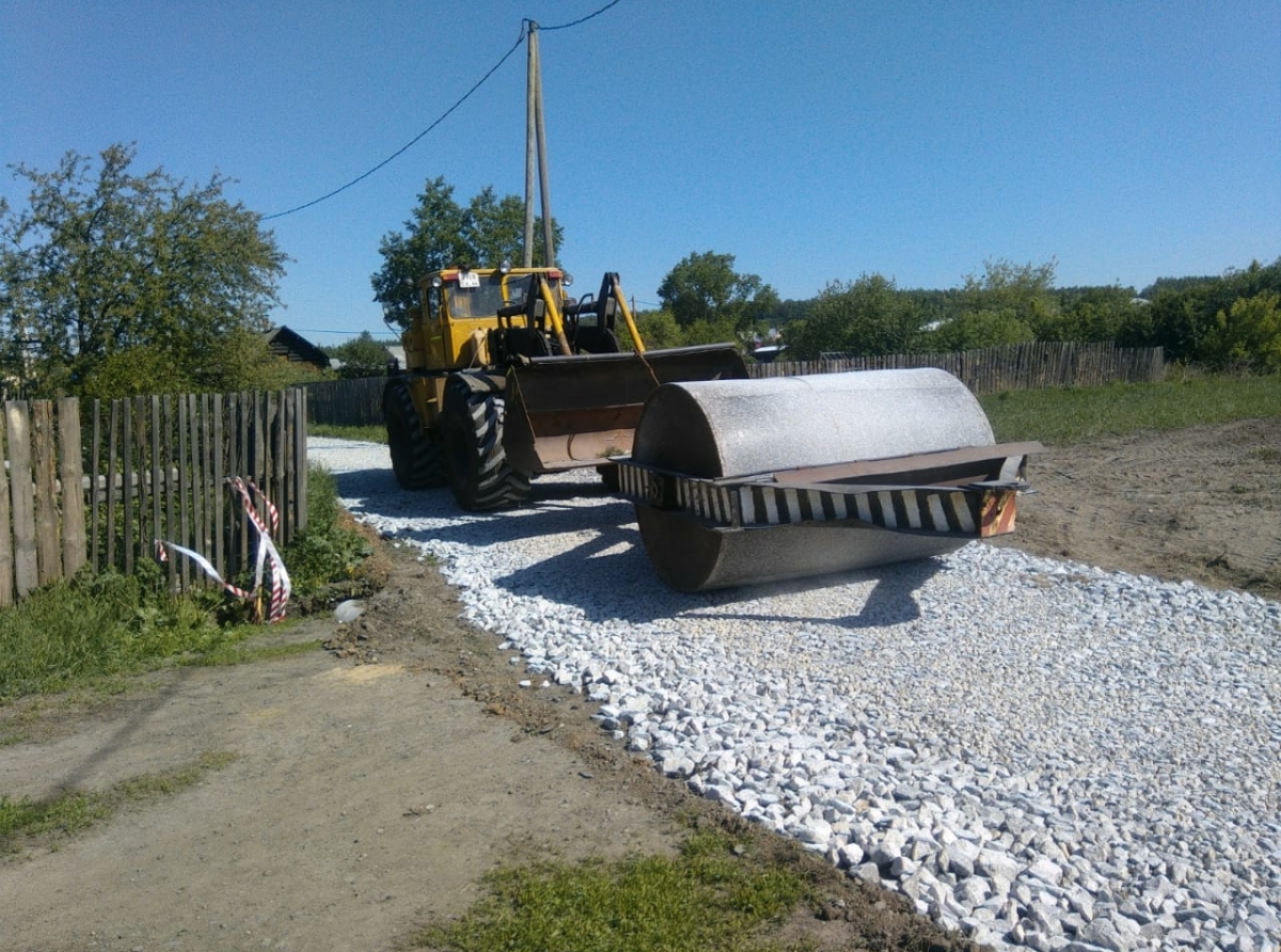 Щебенку на участке пути даже прикатали
