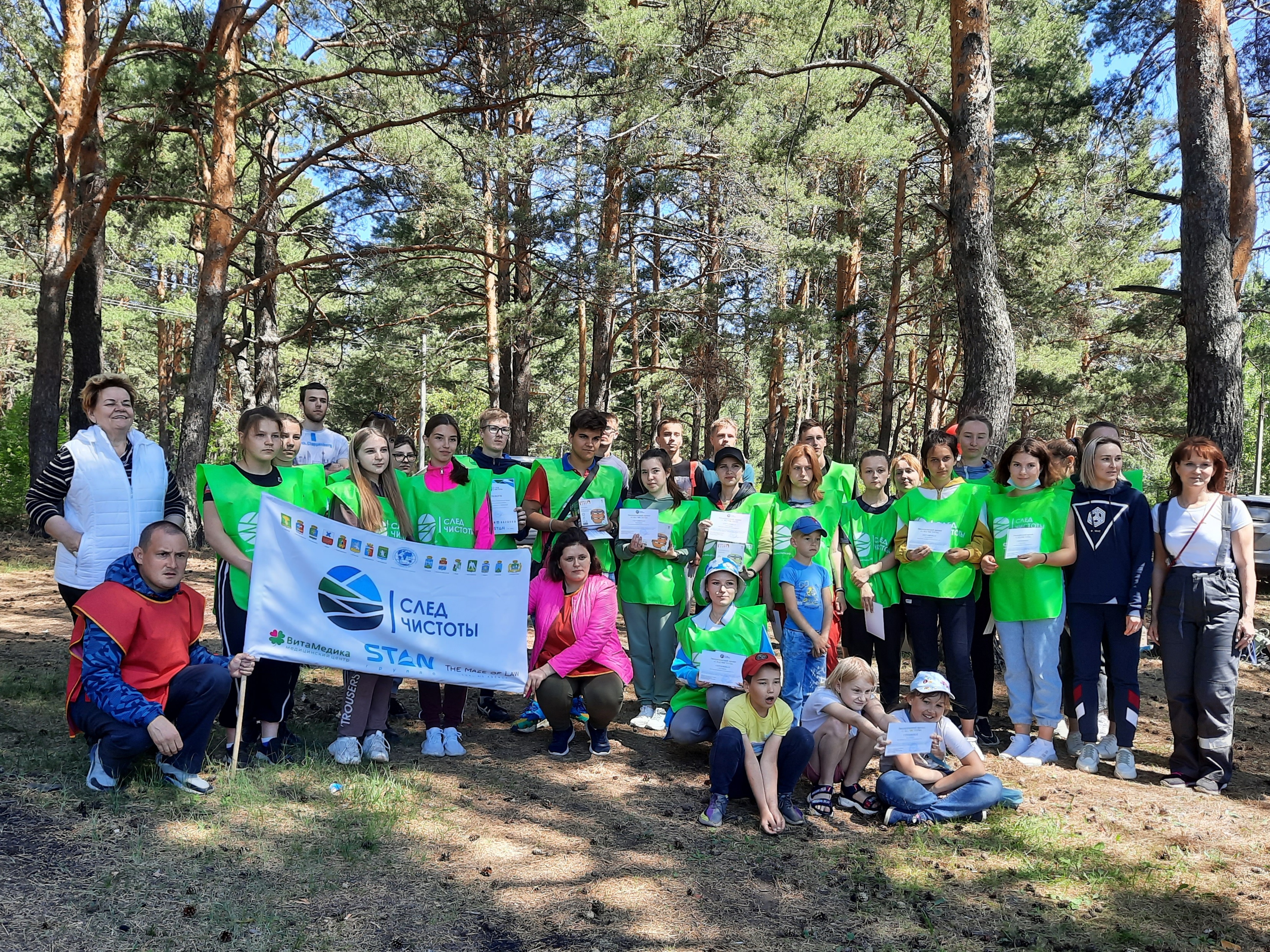 Эти ребята реально круты! Артемовская молодежь очистила от мусора 1.5 га леса