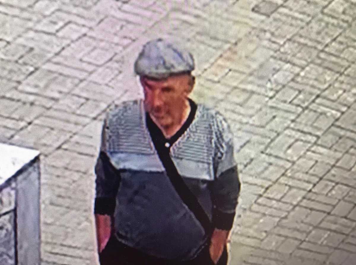 "Жилкомстрой" разыскивает мужчину, который сходил в туалет на аллее Победы