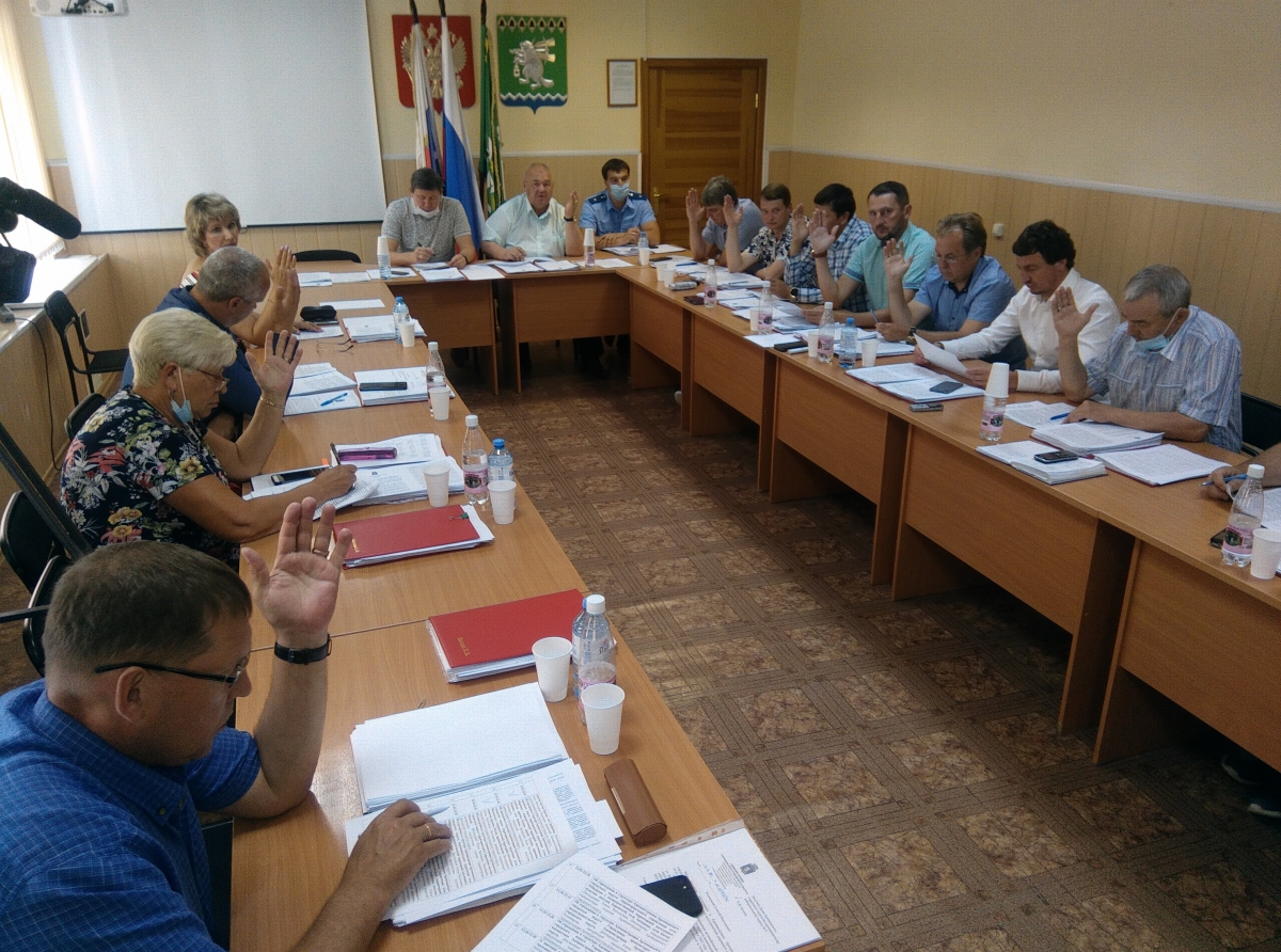 Фото: Василий Ергашев. Все вопросы повестки были приняты