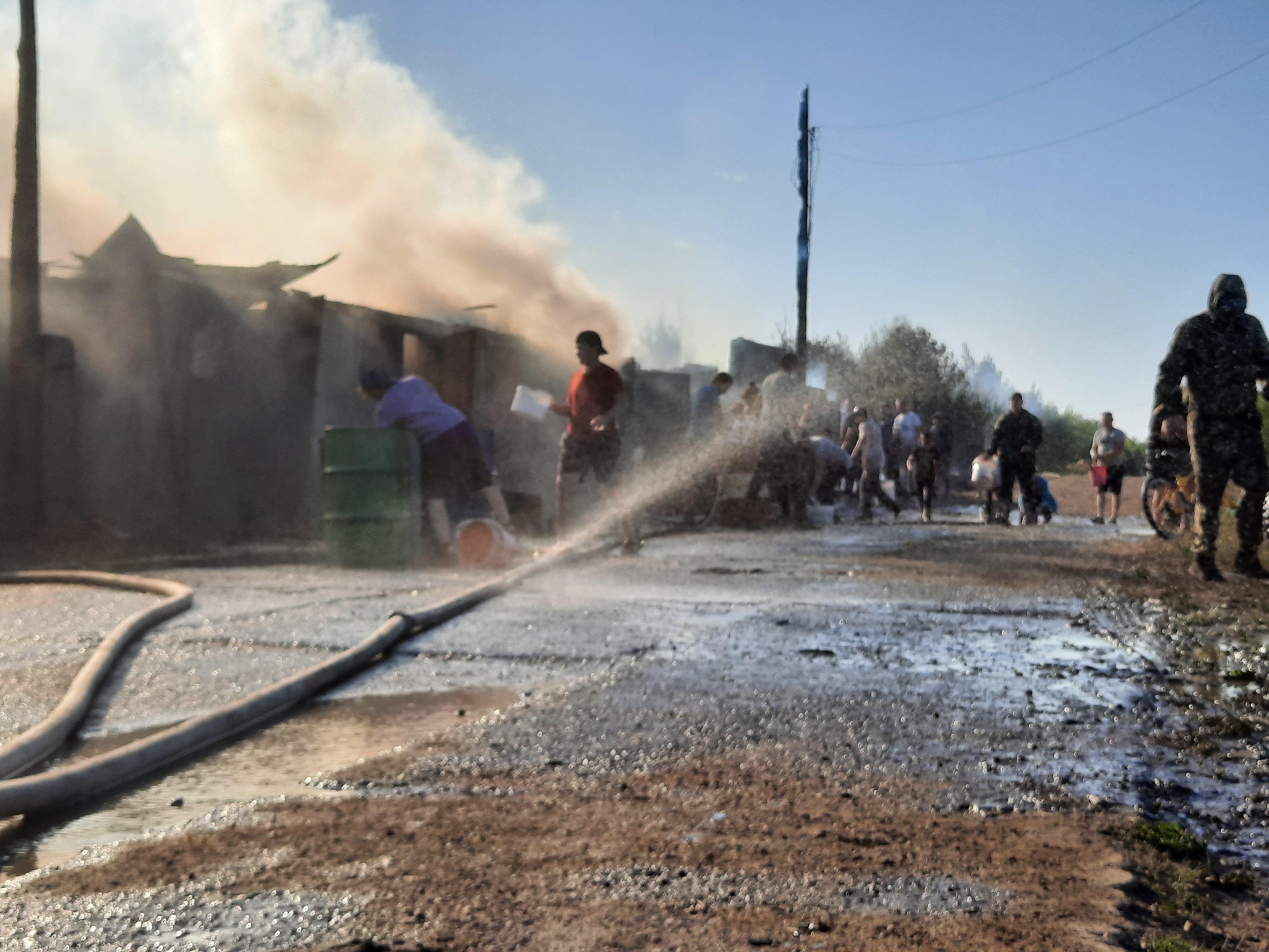 В Артемовском районе горит посёлок Красногвардейский 
