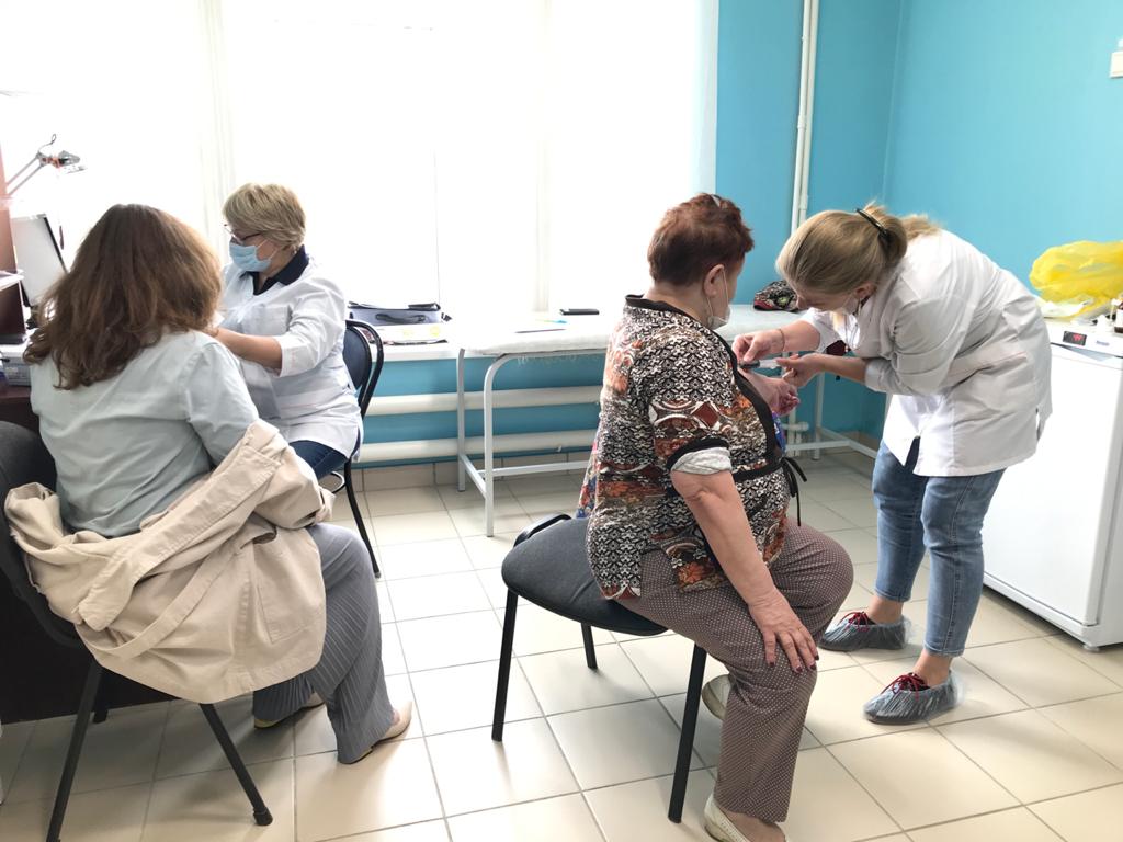 Третья волна. Вакцинация, дистанция, изоляция