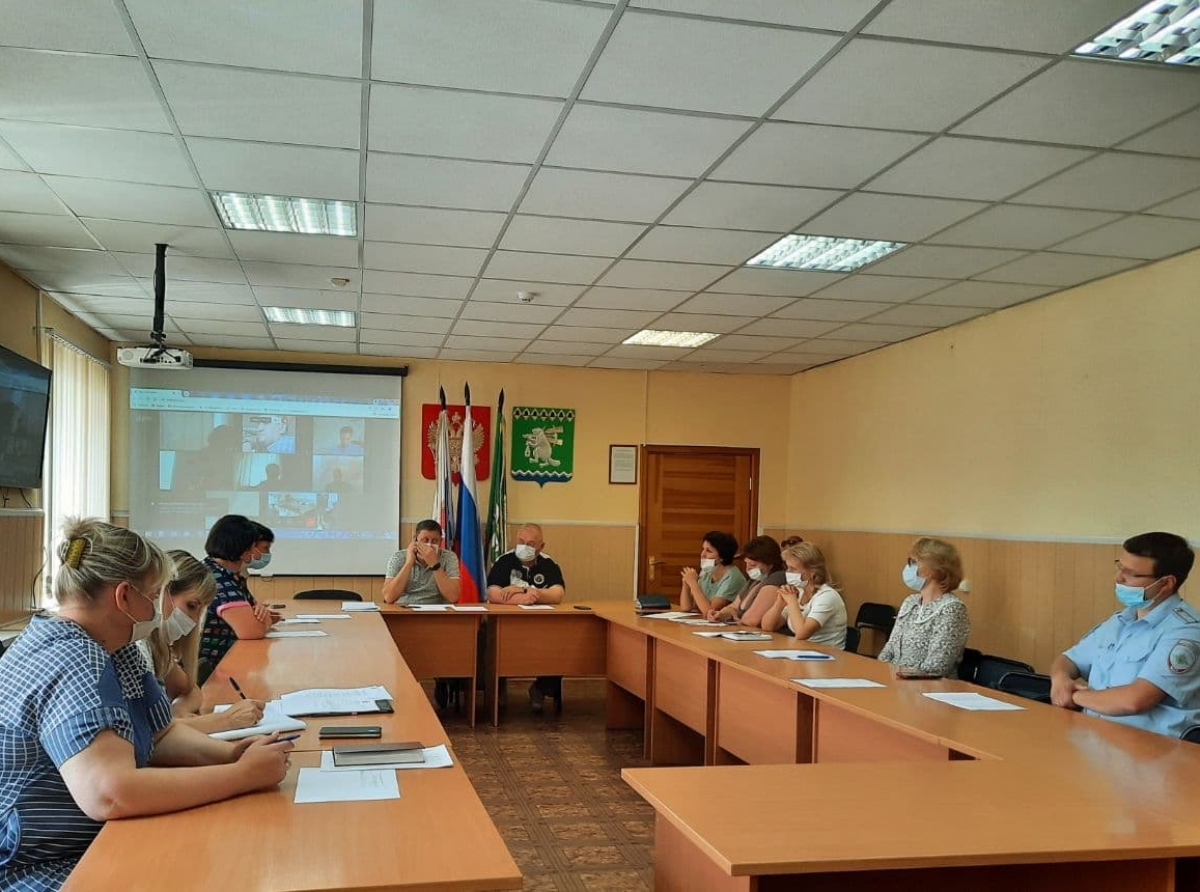 Фото Галины Таскиной. Роспотребнадзор рекомендует отменить или перенести проведение массовых мероприятий до стабилизации эпидобстановки. Но решения должны приниматься на местах с учетом всех за и против