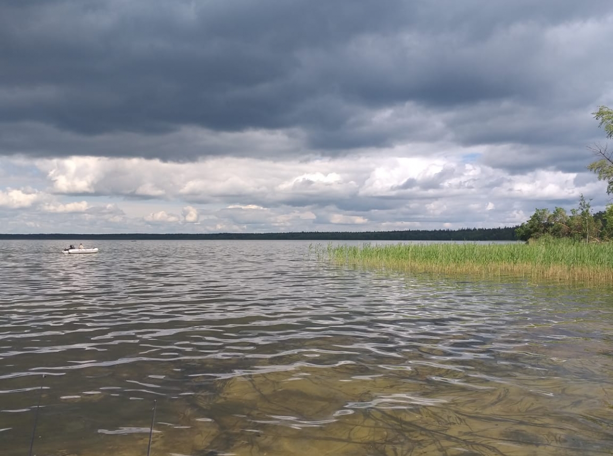 Лодки с моторами на озере под запретом. Но кто остановит?