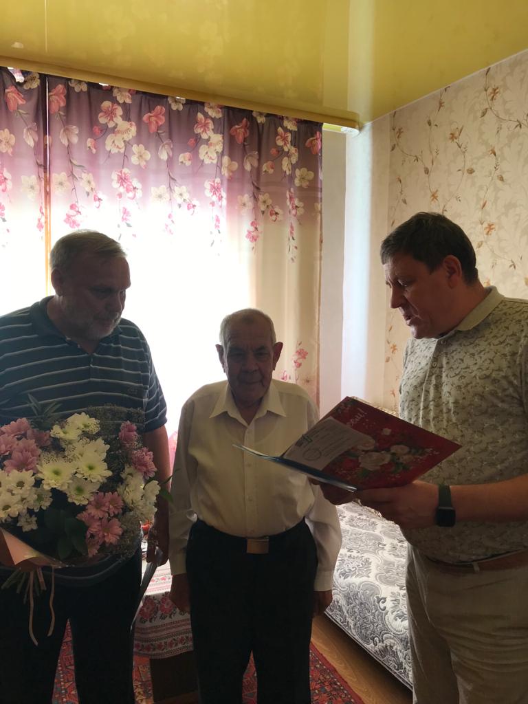 Жителя артемовской глубинки поздравил президент Владимир Путин