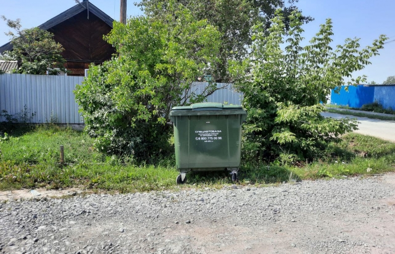 Некоторые жители ул. Крылова категорически против появившихся здесь мусорных контейнеров. 