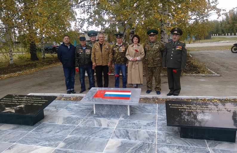 Фото Василия Ергашева. Новый памятник появился благодаря стараниям совета ветеранов поселка