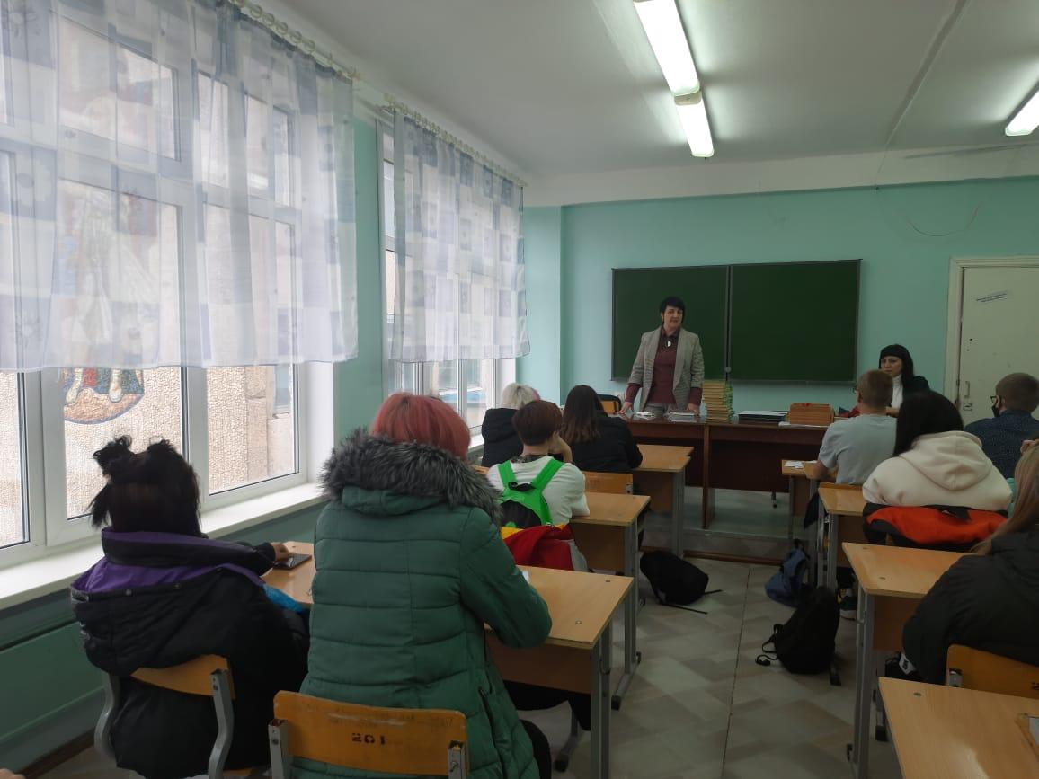 Артемовские студенты изучают опыт добровольцев-общественников 