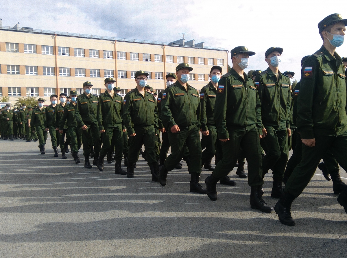 Фото: Василий Ергашев. С областного сборного пункта призывников отправят на службу