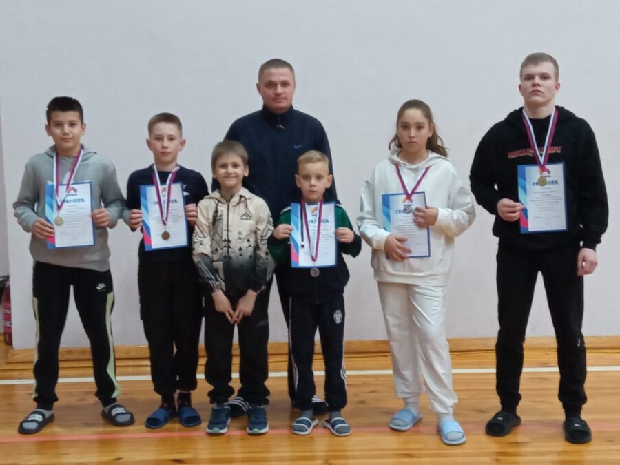 Артемовские каратисты привезли награды