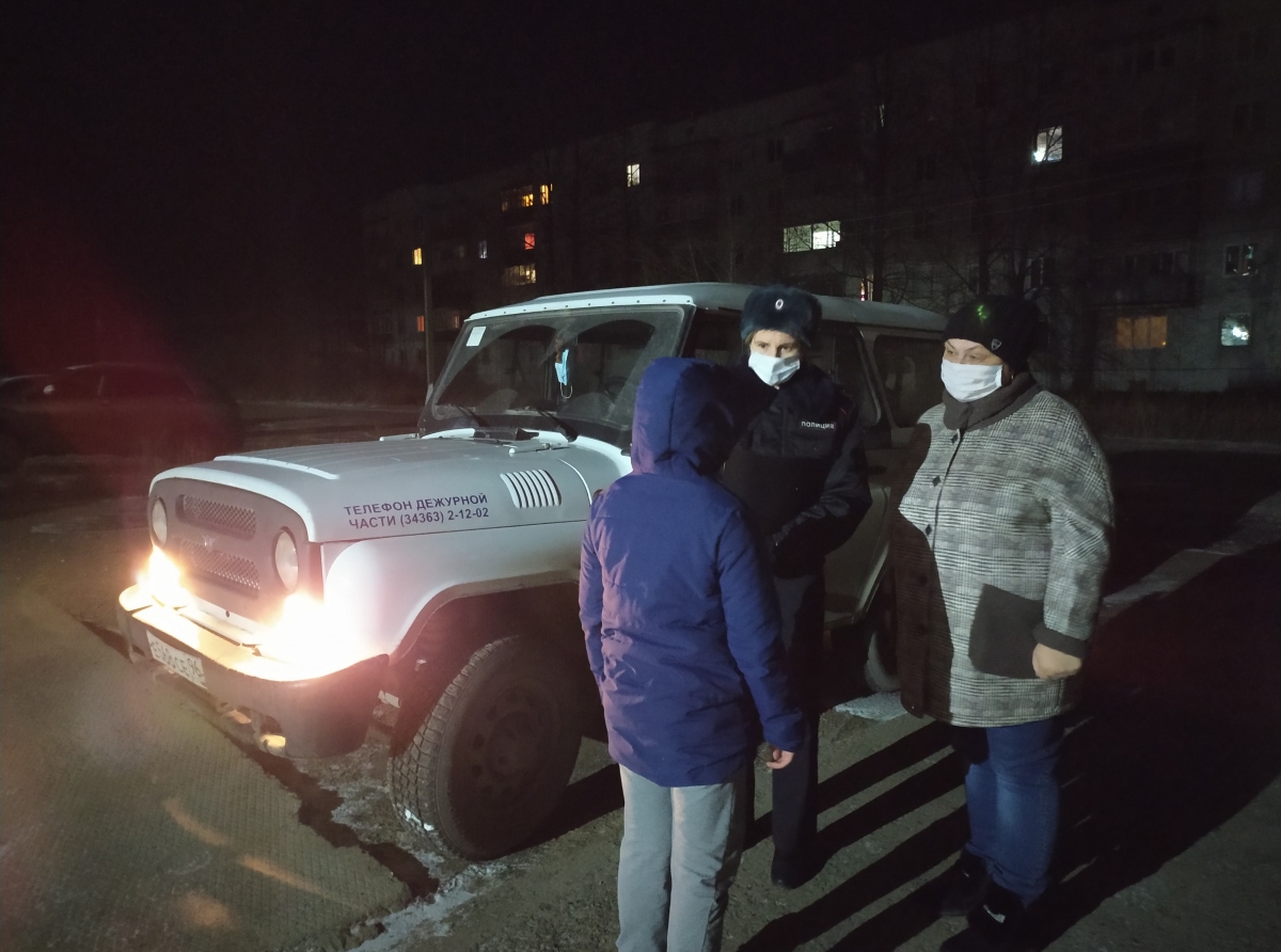 Фото предоставлено ОМВД. Все праздники и нерабочие дни "комендантский патруль" инспектировал улицы района.