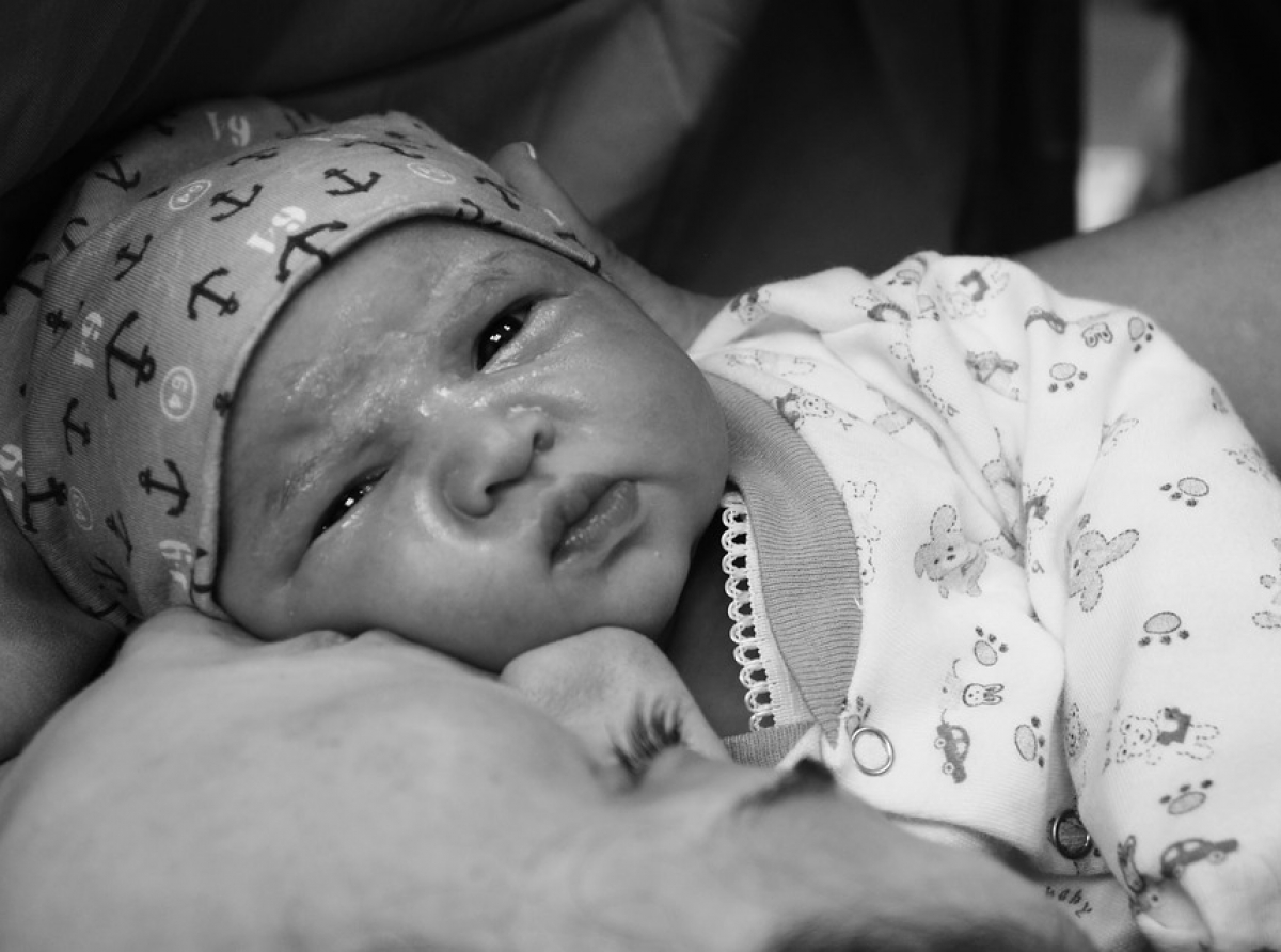 Фото с сайта https://pixabay. С каждым годом в АГО появляется на свет все меньше малышей.