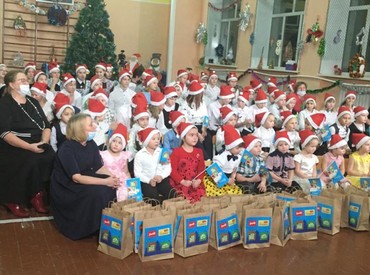 Волшебник в эфире. Ребята принимали поздравления Деда Мороза по видеосвязи. 