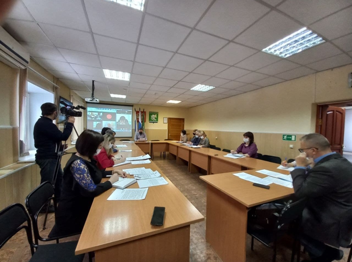 Фото Галины Таскиной. Нужно наращивать темпы вакцинации. Только так мы добьемся формирования коллективного иммунитета.