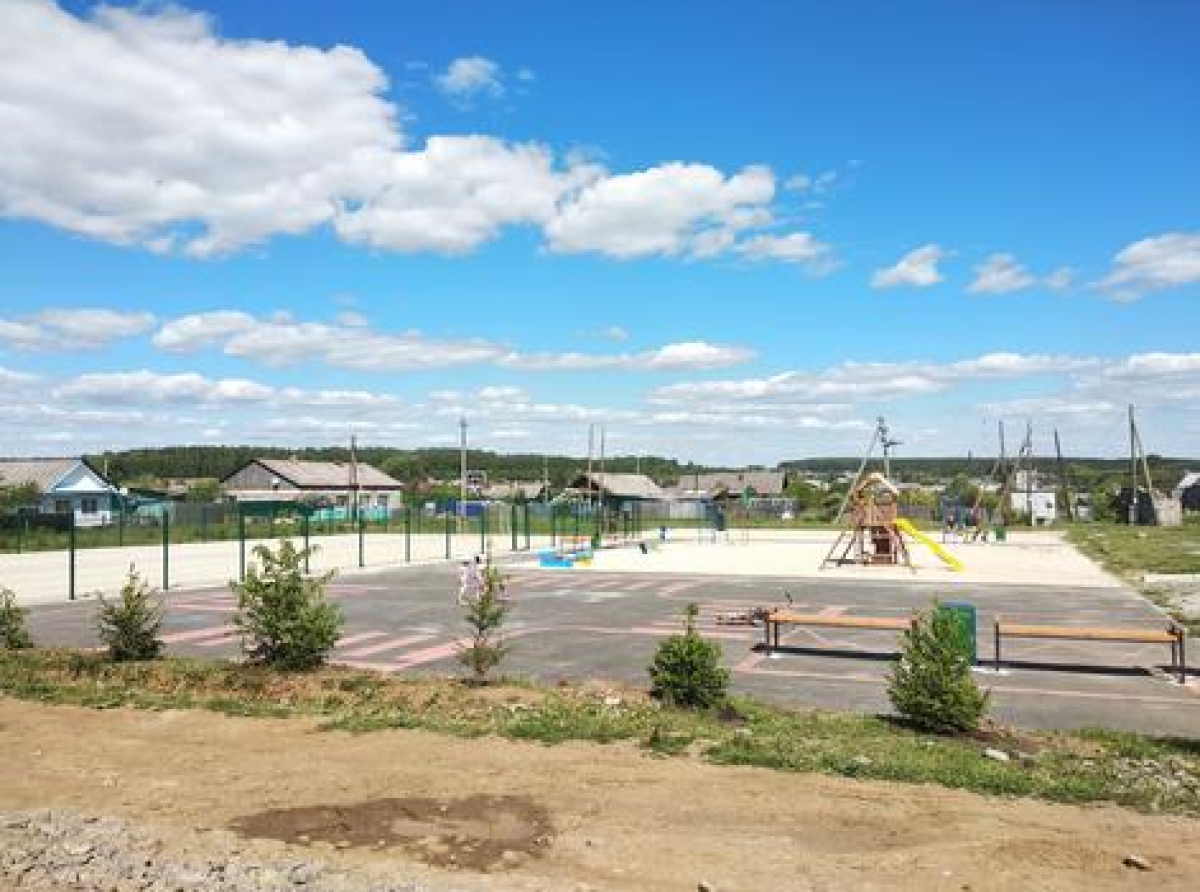 Фото из архива. Региональная программа "ФКГС" идет в села.