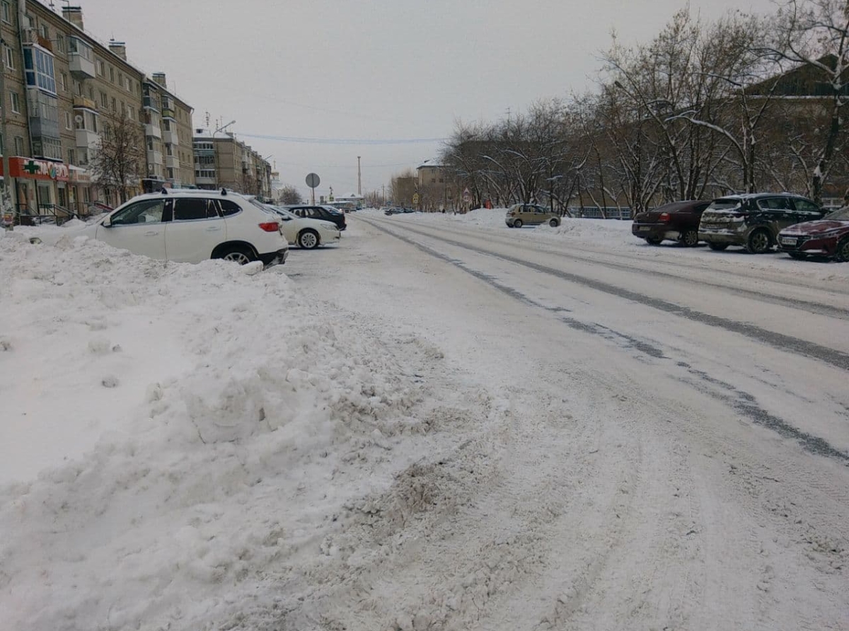 Фото Василия Ергашева. Центральные улицы города были расчищены с раннего утра