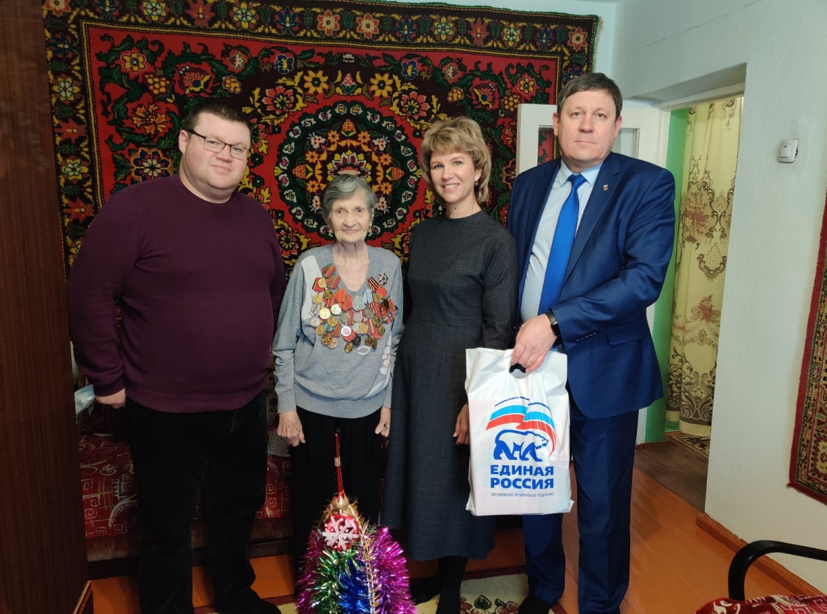 Фото предоставлено партией "ЕР". В гостях у Евдокии Арешонок.