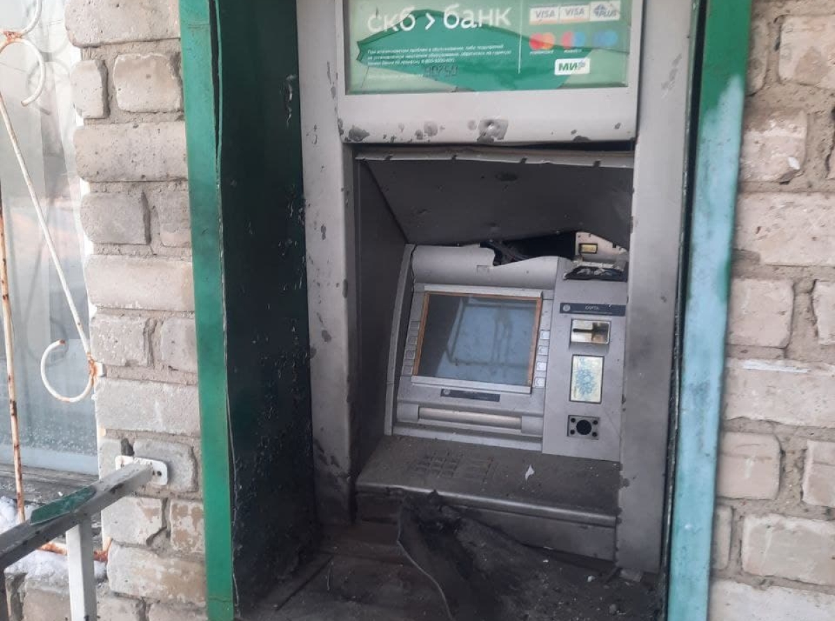 Возможно вам знаком человек на видео. Если это так, сообщите в полицию.