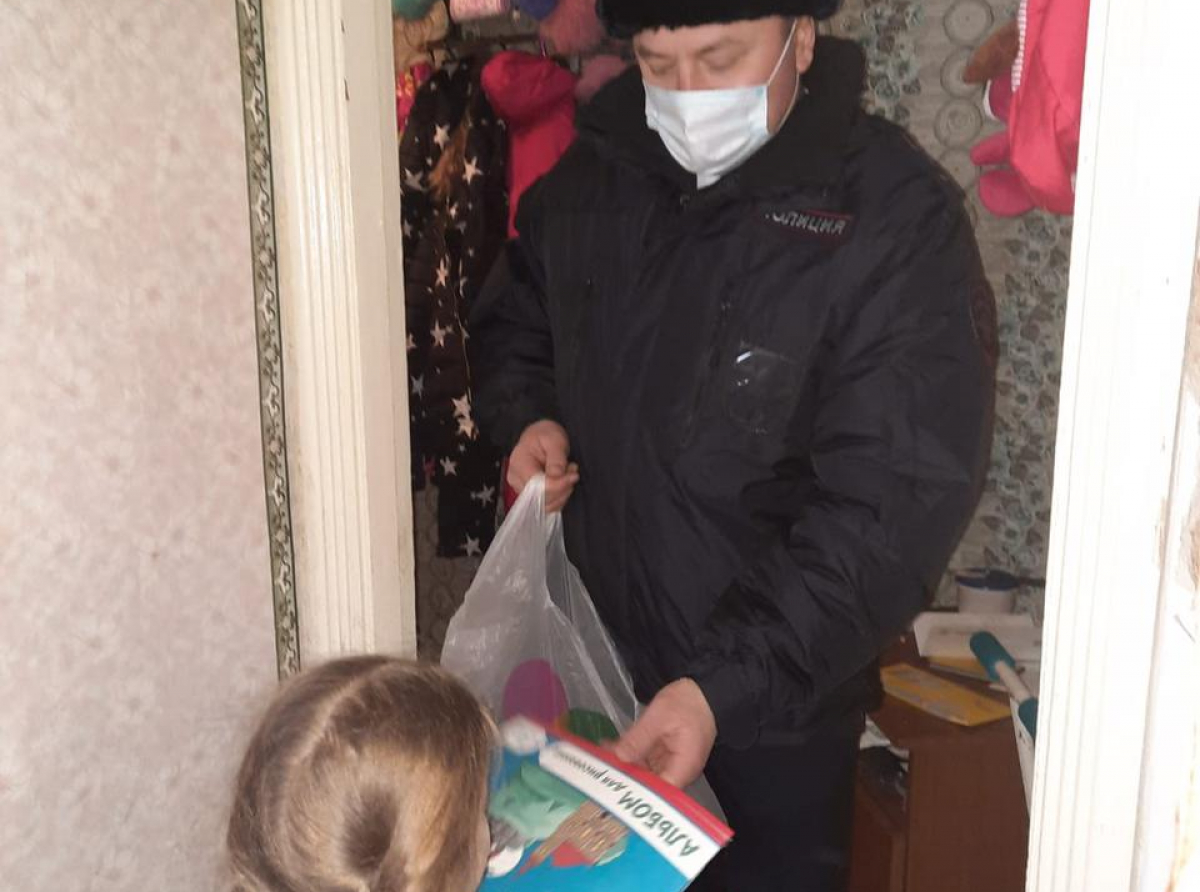 Фото предоставлено ОМВД. Будьте добрее, дарите тепло, помогайте тем, кто в этом нуждается.
