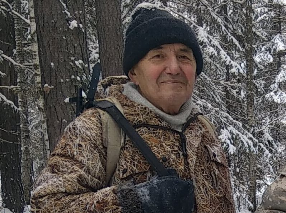 Фото: "АР". В.С. Пыхтеев в лесу, Декабрь 2021 года