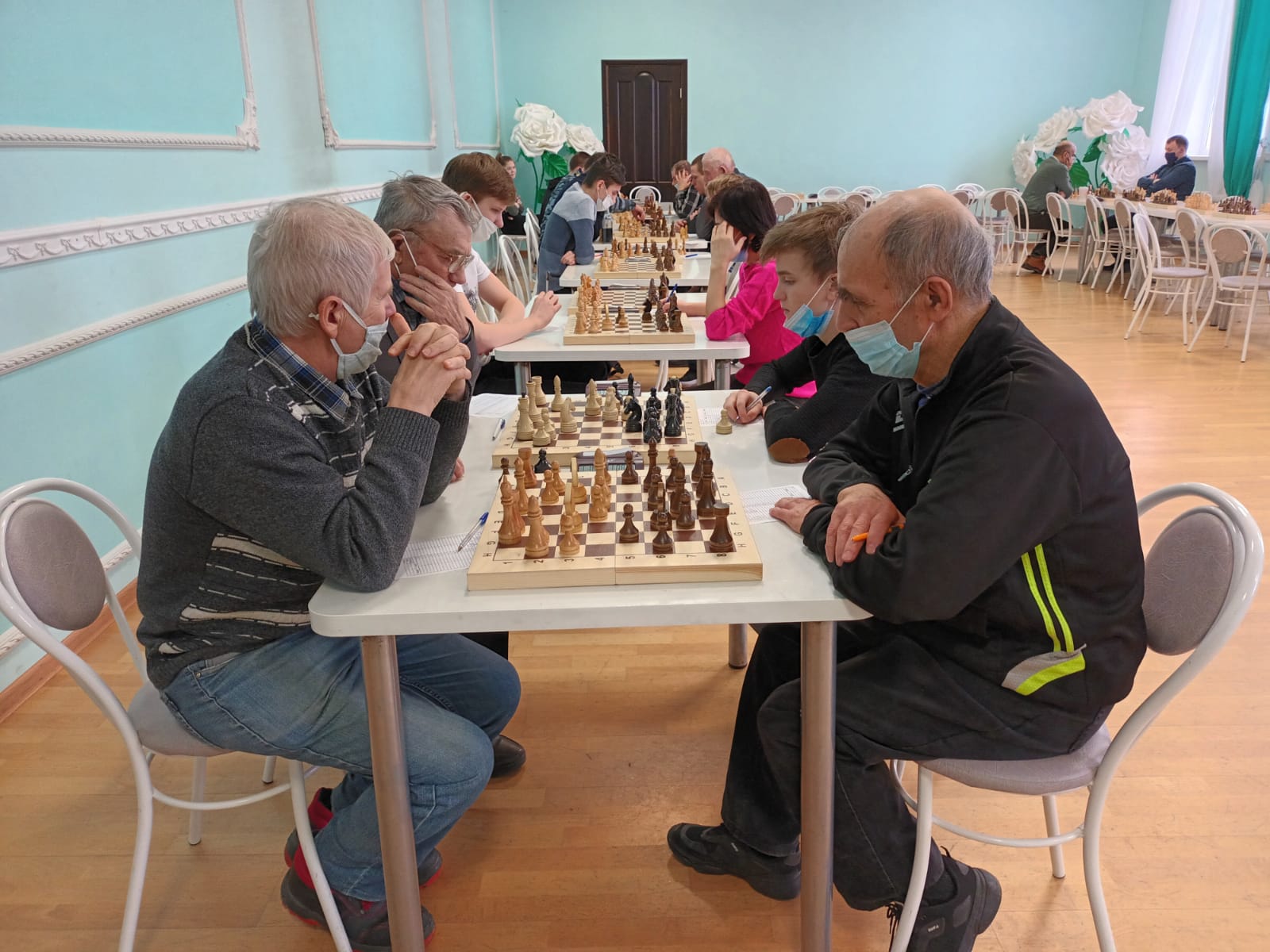 Артемовские шахматисты бьются за лидерство 