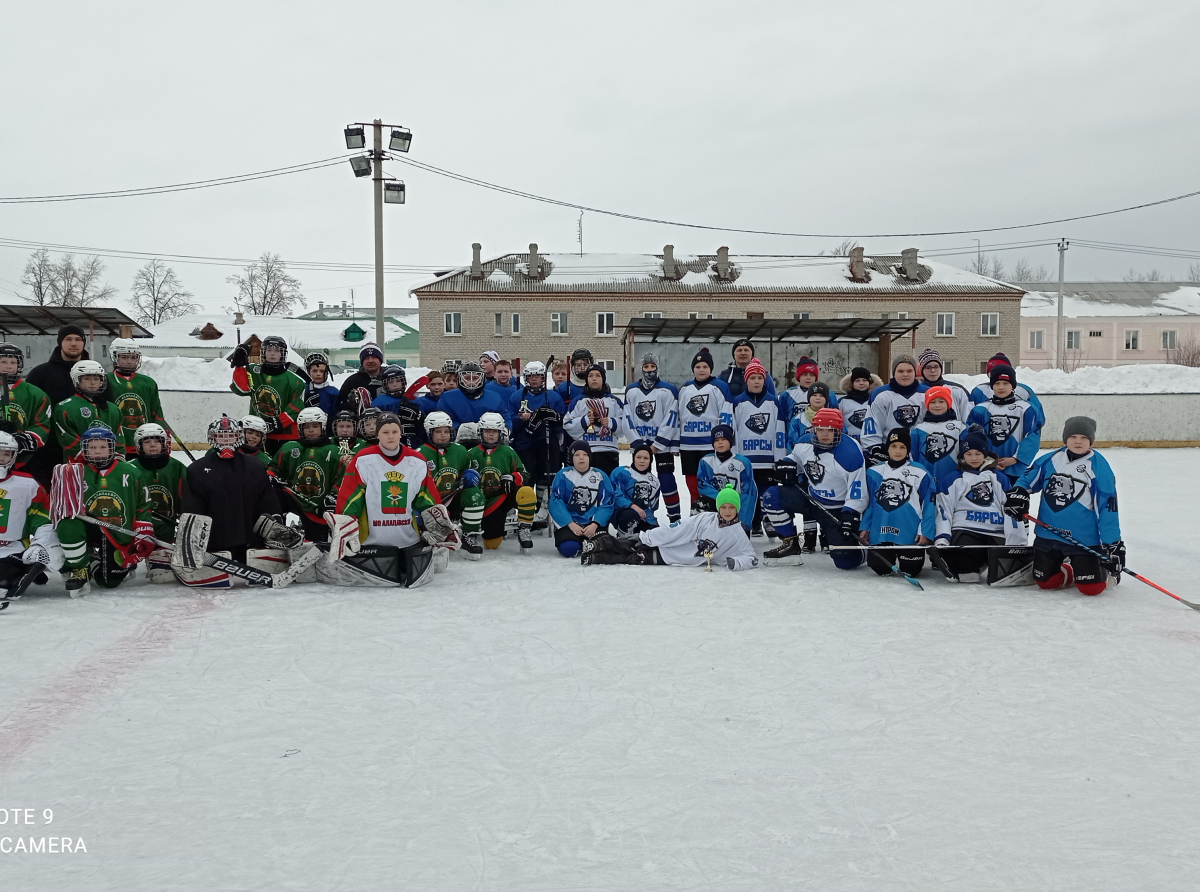 Фото Евгения Баченина. Юные хоккеисты сразились в турнире, посвященному Дню защитника Отечества