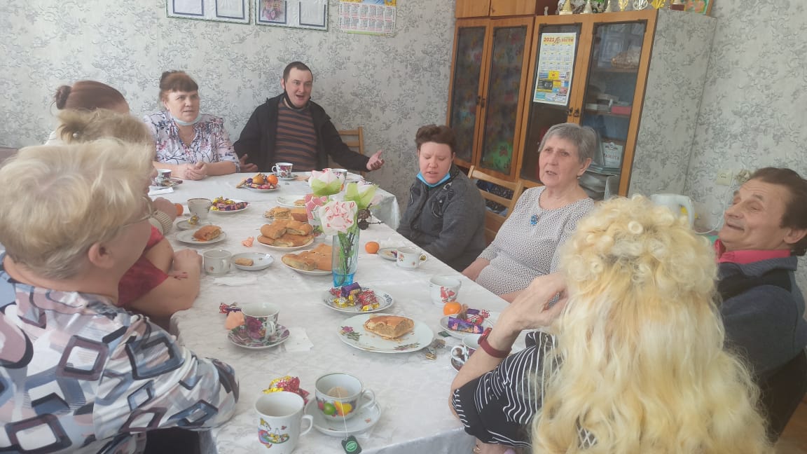 Душевная встреча за праздничным столом