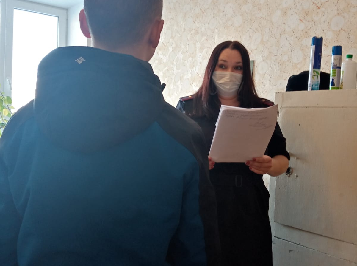 Фото предоставлено ОМВД. Если вам известны факты правонарушений, совершаемых в сфере семейно-бытовых отношений, неисполнения родителями обязанностей по воспитанию и содержанию детей, жестокого обращения с ними, сообщите об этом в полицию по телефону: 8(34363) 2-12-02.